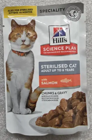 Hill's Science Plan Sterilised Cat Adult with Salmon Chunks & Gravy, lososové kousky v omáčce pro kastrované, kapsička, 85 g