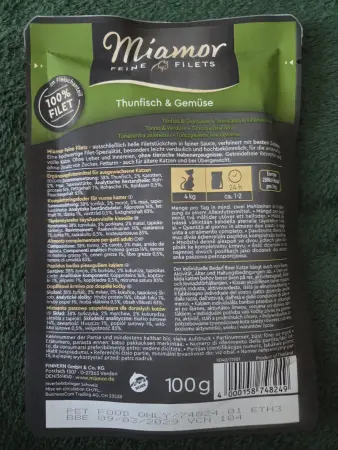 Miamor Feine Filets Thunfisch & Gemüse in Sauce, tuňák se zeleninou ve filetech v omáčce, kapsička, 100 g
