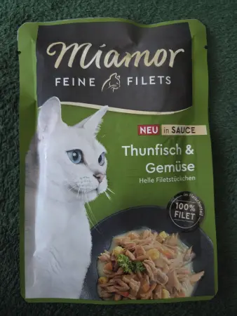 Miamor Feine Filets Thunfisch & Gemüse in Sauce, tuňák se zeleninou ve filetech v omáčce, kapsička, 100 g